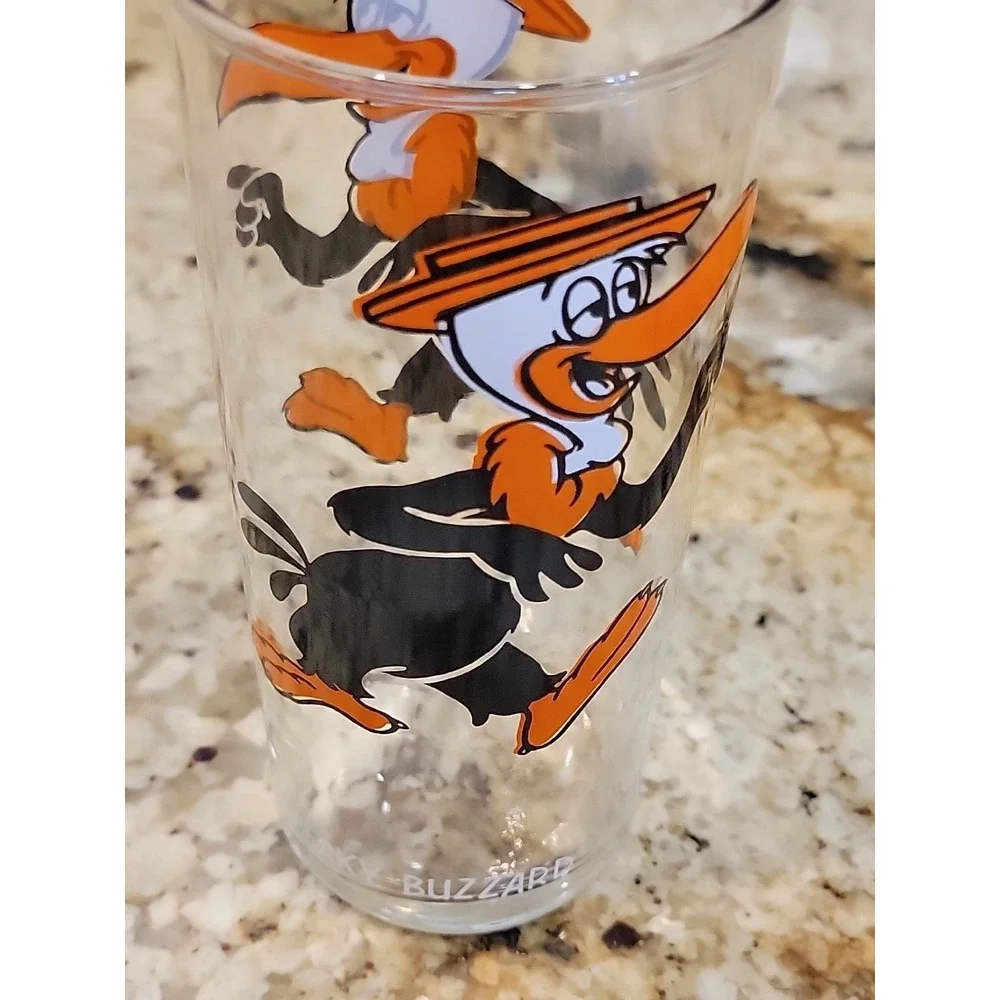 Vintage 1973 Beaky Buzzard Glass Pepsi Collector Series Looney Tunes Warner Bros